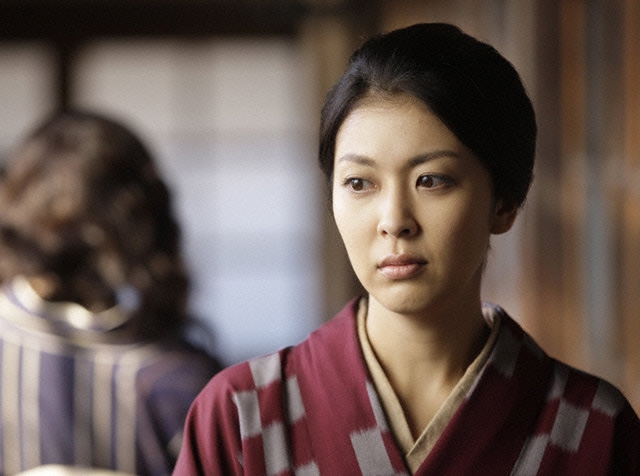 takako matsu interpreta la moglie del protagonista nel film villon's wife