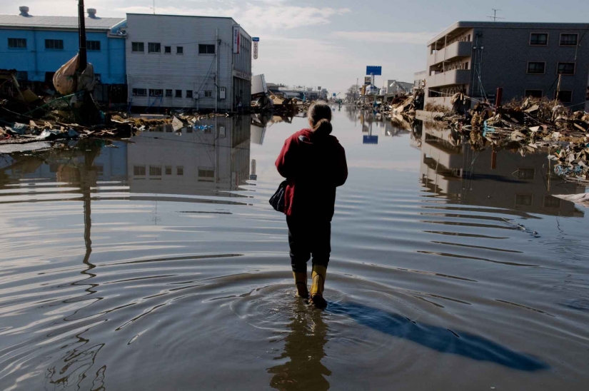 immagine della mostra japan tsunami di gianni giosuè